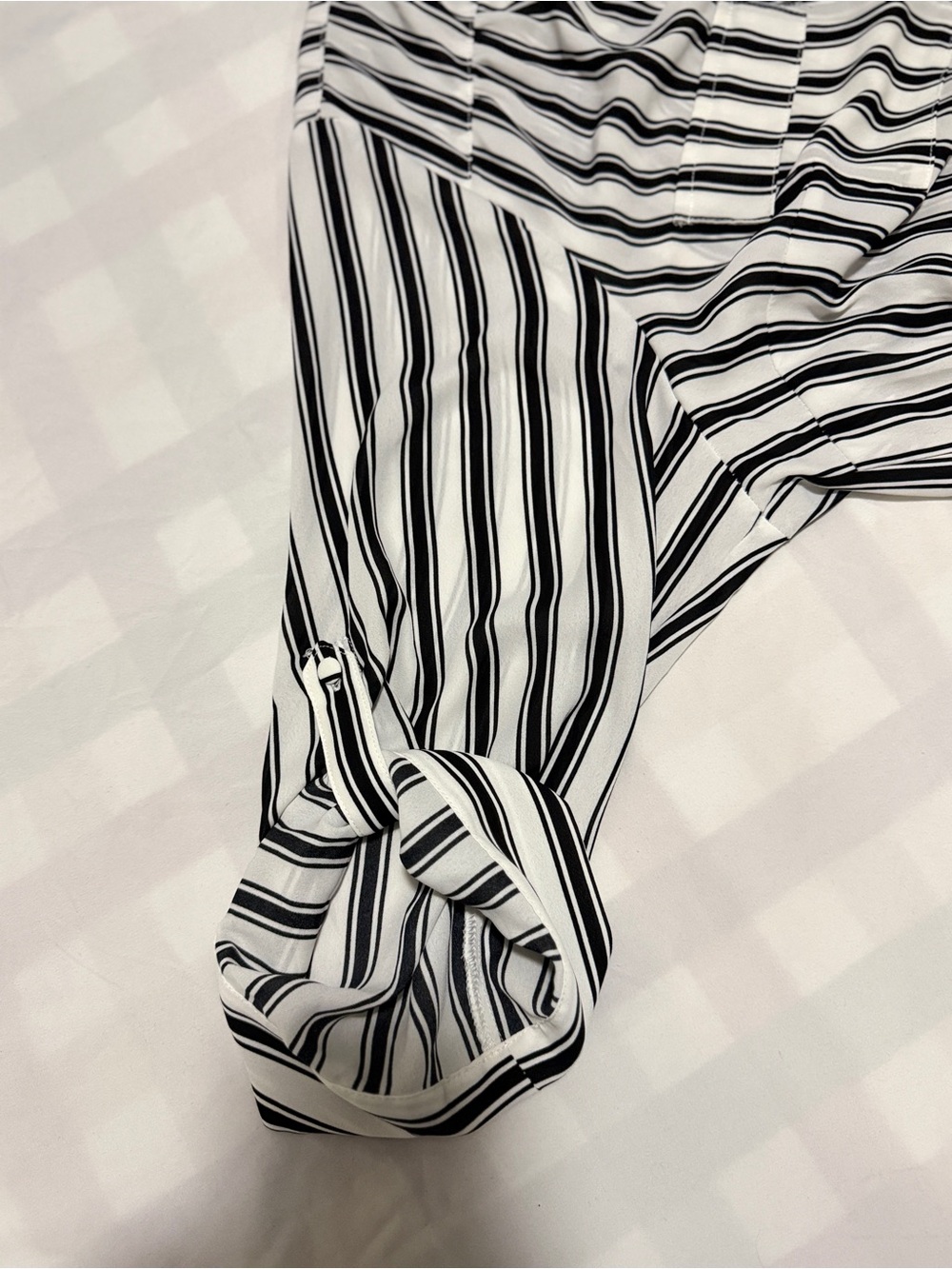Torrid Blouse 3 Black White Striped Popover V Neck Roll Tab Sleeve Pockets - Picture 4 of 7